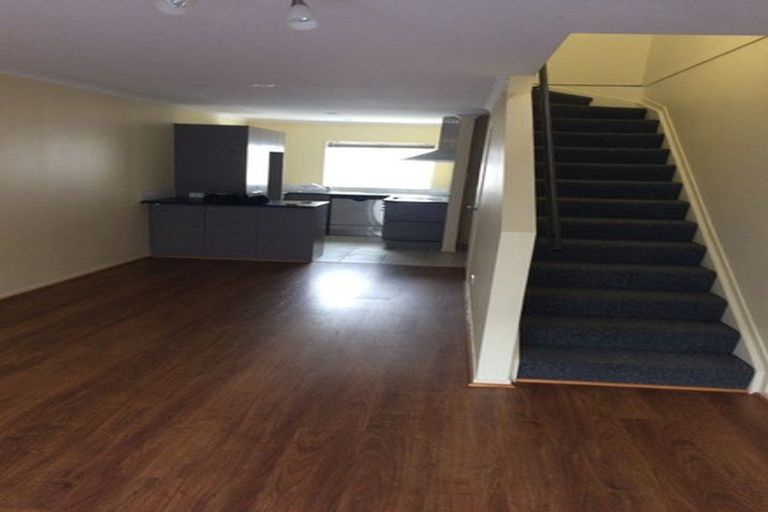 Photo of property in 20 Brashier Circle, Sunnyvale, Auckland, 0612