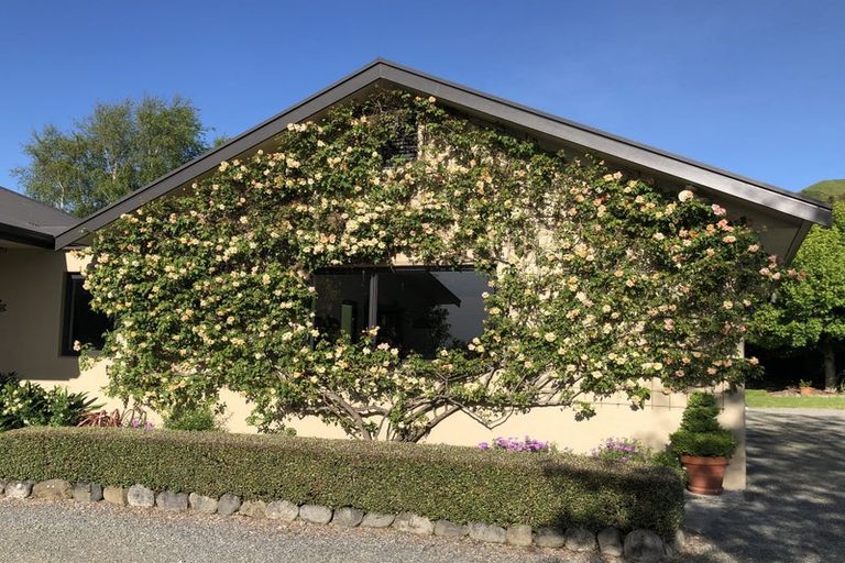Photo of property in 56 Mickell Road, Hautere, Otaki, 5582