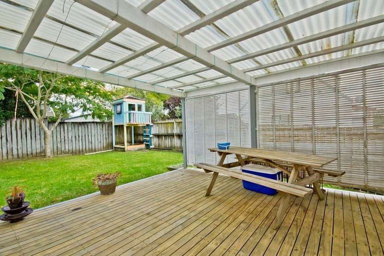 Photo of property in 10 Lacebark Court, Titirangi, Auckland, 0604