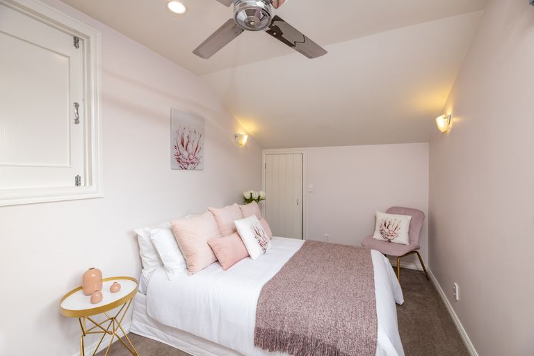 Photo of property in 2/96 Kerrs Road, Avonside, Christchurch, 8061