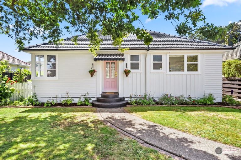 Photo of property in 13 Harris Street, Naenae, Lower Hutt, 5011