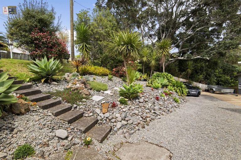 Photo of property in 890 Beach Road, Waiake, Auckland, 0630