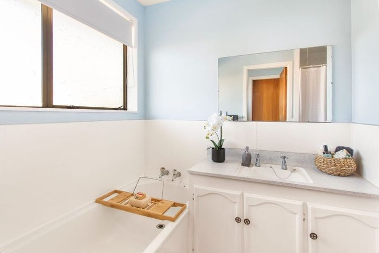 Photo of property in 11 Rolfe Place, Bishopdale, Christchurch, 8053