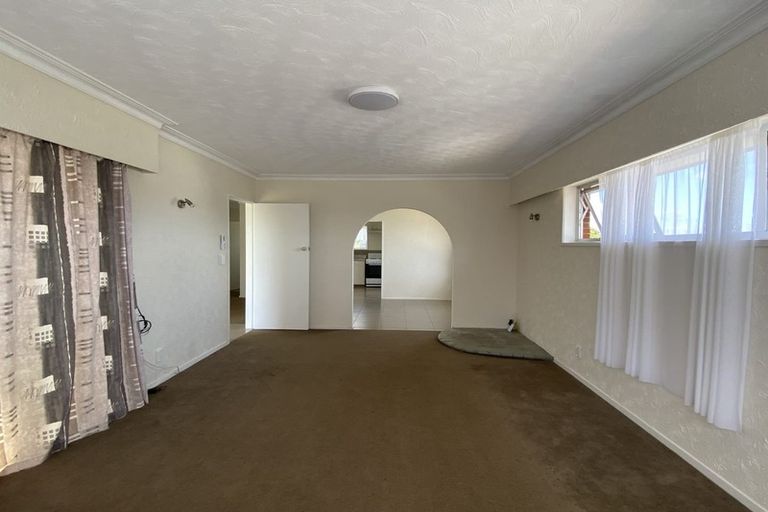 Photo of property in 72 Botany Road, Botany Downs, Auckland, 2010
