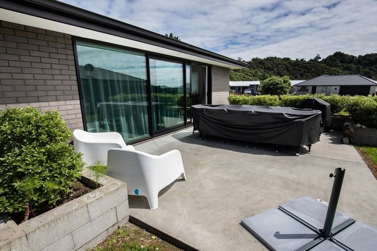 Photo of property in 17 Ridgeway Drive, Greymouth, 7805