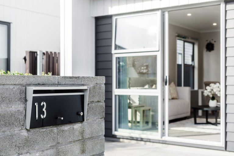 Photo of property in 13 Sacred Kingfisher Road, Hobsonville, Auckland, 0616