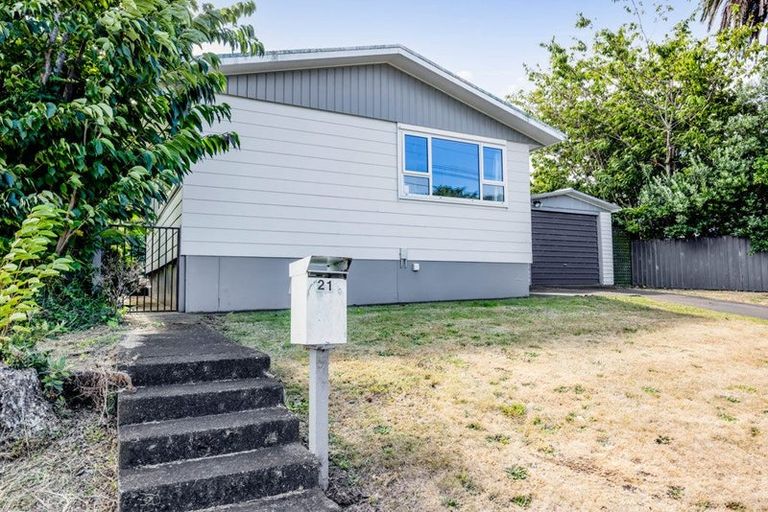 Photo of property in 21 Manawapou Road, Hawera, 4610