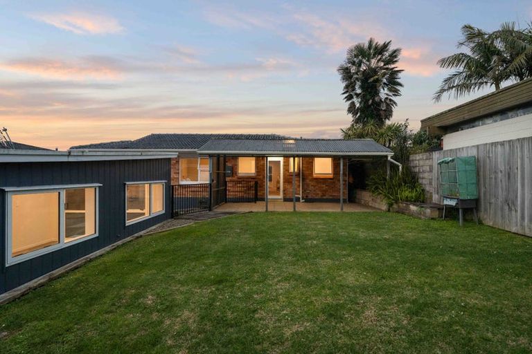 Photo of property in 19 Lawrence Crescent, Hillpark, Auckland, 2102