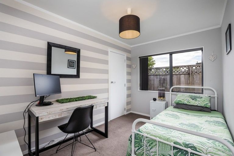 Photo of property in 68 Branch Road, Highlands Park, New Plymouth, 4312