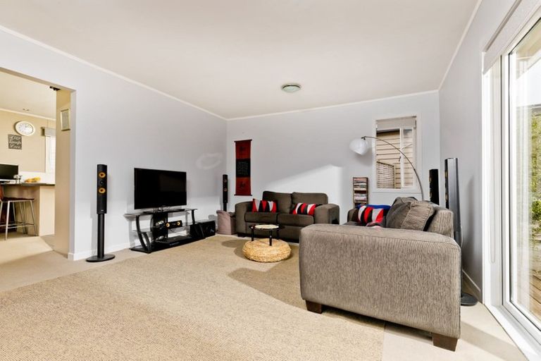 Photo of property in 59a Keegan Drive, Massey, Auckland, 0614