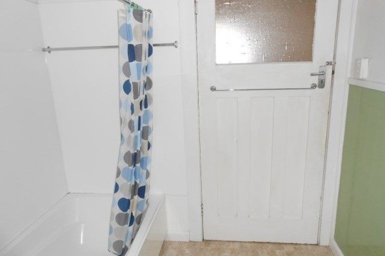 Photo of property in 18 Selwyn Road, Hospital Hill, Napier, 4110