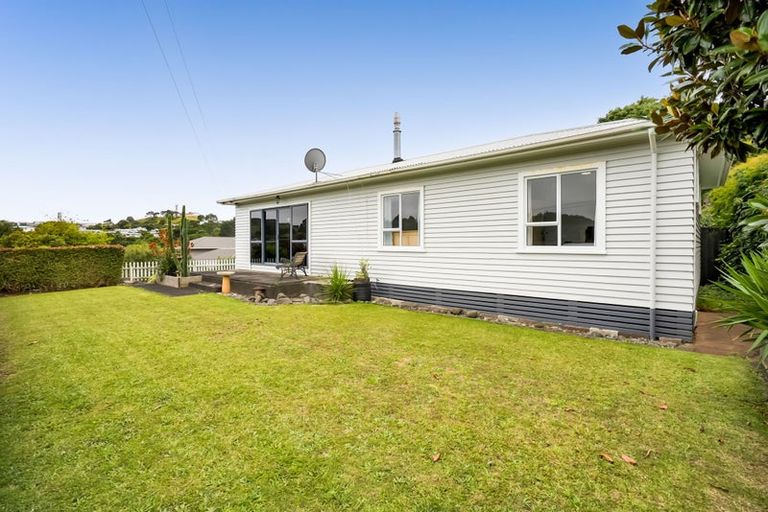 Photo of property in 120 Omata Road, Marfell, New Plymouth, 4310