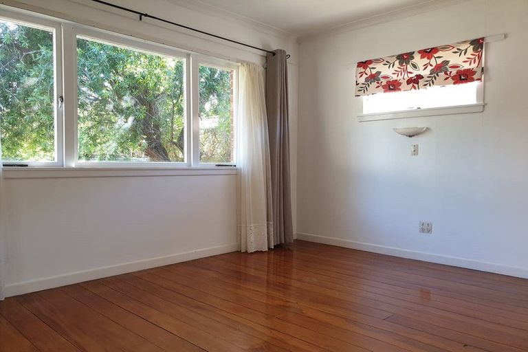 Photo of property in 1/16 Taharoto Road, Takapuna, Auckland, 0622