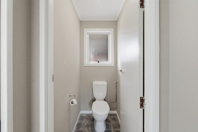 Photo of property in 21 Truby King Street, Merrilands, New Plymouth, 4312