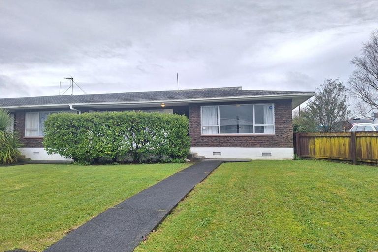 Photo of property in 1/468 Swanson Road, Ranui, Auckland, 0612