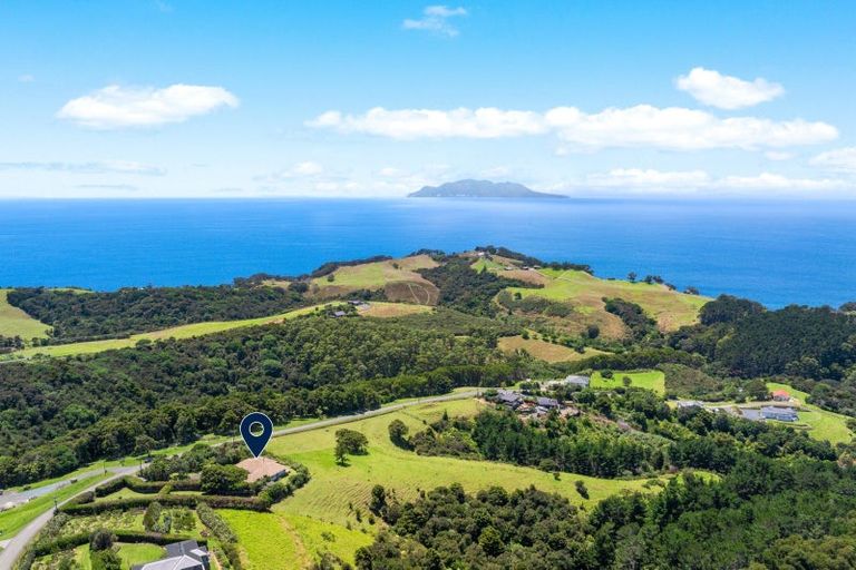 Photo of property in 172 Cape Rodney Road, Leigh, 0985