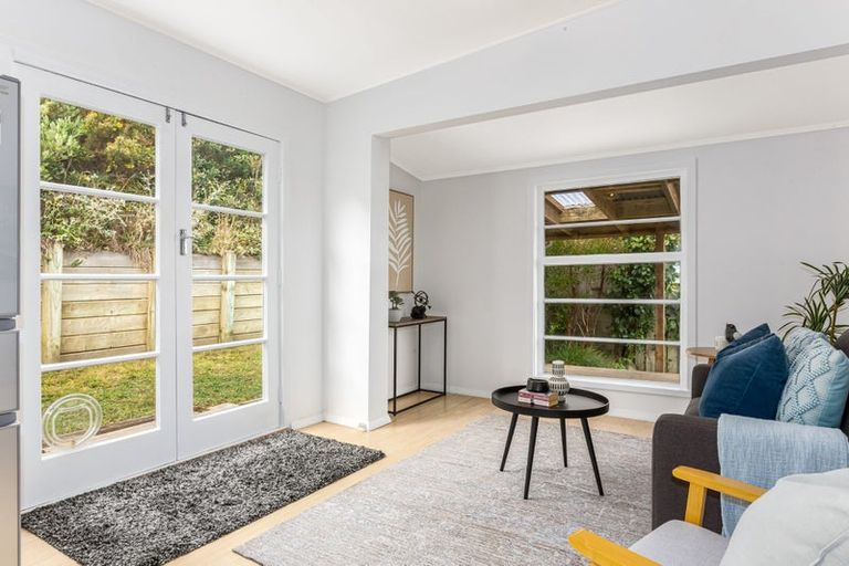 Photo of property in 12 Owhiti Street, Titahi Bay, Porirua, 5022