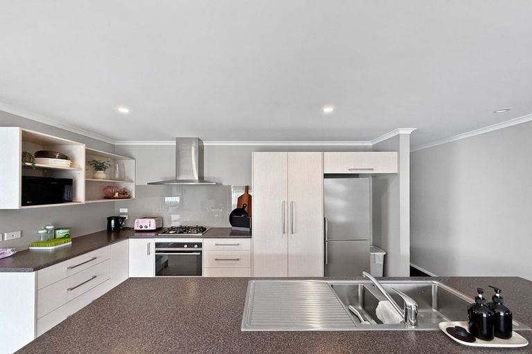 Photo of property in 17 Poulson Grove, Trentham, Upper Hutt, 5018