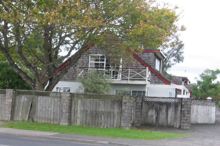 Photo of property in 450 West Coast Road, Glen Eden, Auckland, 0602