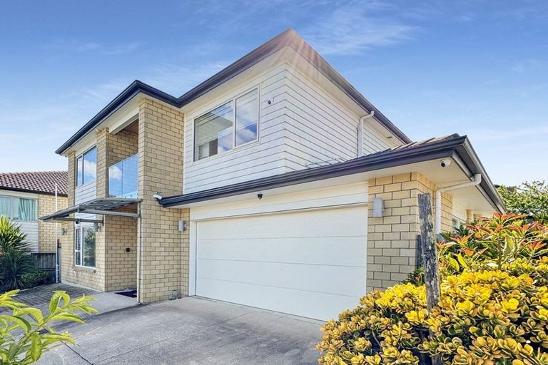 Photo of property in 10 Palazzo Close, Flat Bush, Auckland, 2019