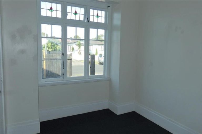 Photo of property in 100 Maplesden Drive, Clendon Park, Auckland, 2103