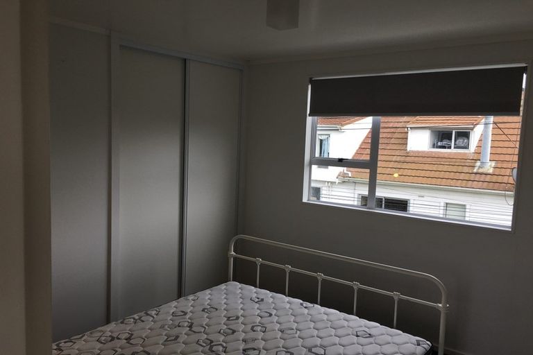 Photo of property in 2/71 Kemp Street, Kilbirnie, Wellington, 6022