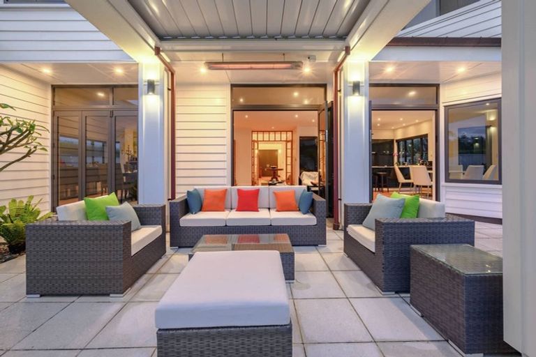 Photo of property in 235 Bleakhouse Road, Mellons Bay, Auckland, 2014