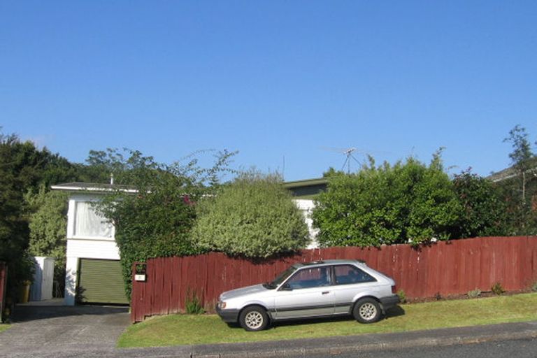Photo of property in 3 Halberg Street, Glenfield, Auckland, 0629