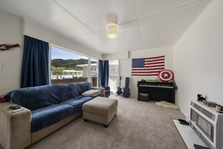 Photo of property in 44 Momona Street, Wainuiomata, Lower Hutt, 5014