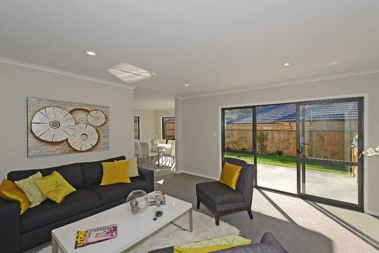 Photo of property in 89 Riverstone Drive, Riverstone Terraces, Upper Hutt, 5018