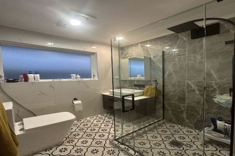 Photo of property in 27 Exminster Street, Blockhouse Bay, Auckland, 0600