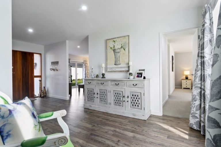 Photo of property in 66 Gillespie Place, Acacia Bay, Taupo, 3385