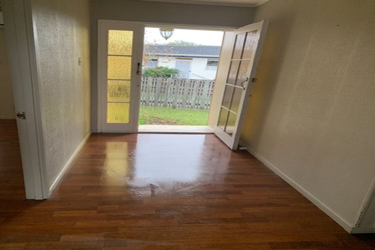 Photo of property in 5 Newland Grove, Henderson, Auckland, 0610