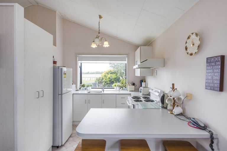 Photo of property in 128 Kelvin Grove Road, Kelvin Grove, Palmerston North, 4414