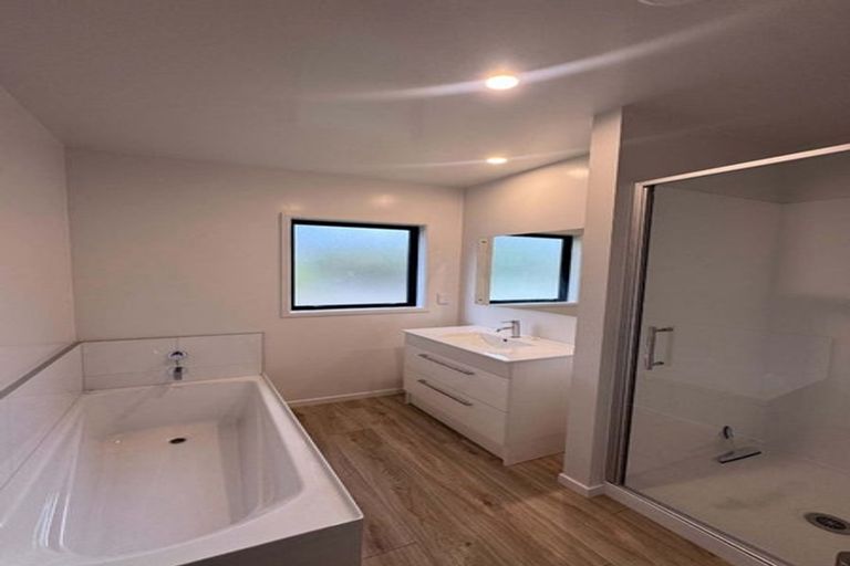 Photo of property in 8a Holden Avenue, Holdens Bay, Rotorua, 3010