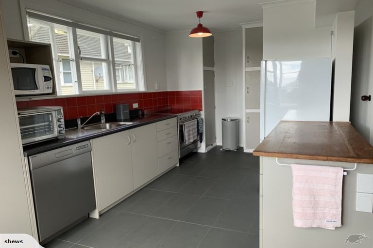 Photo of property in 48 View Road, Titahi Bay, Porirua, 5022