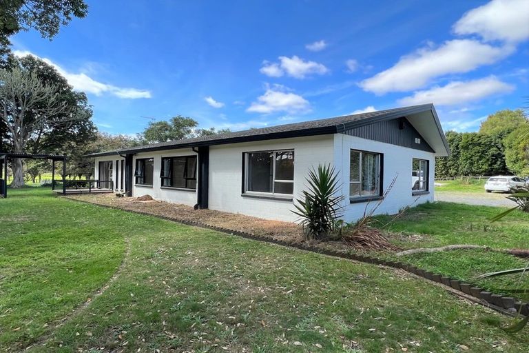 Photo of property in 123 Waiuku Road, Pukekohe, 2678