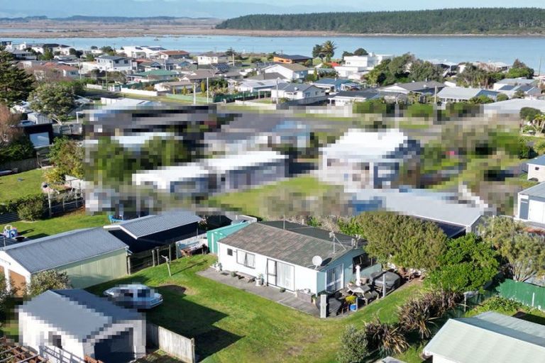 Photo of property in 18a Roore Street, Foxton Beach, Foxton, 4815