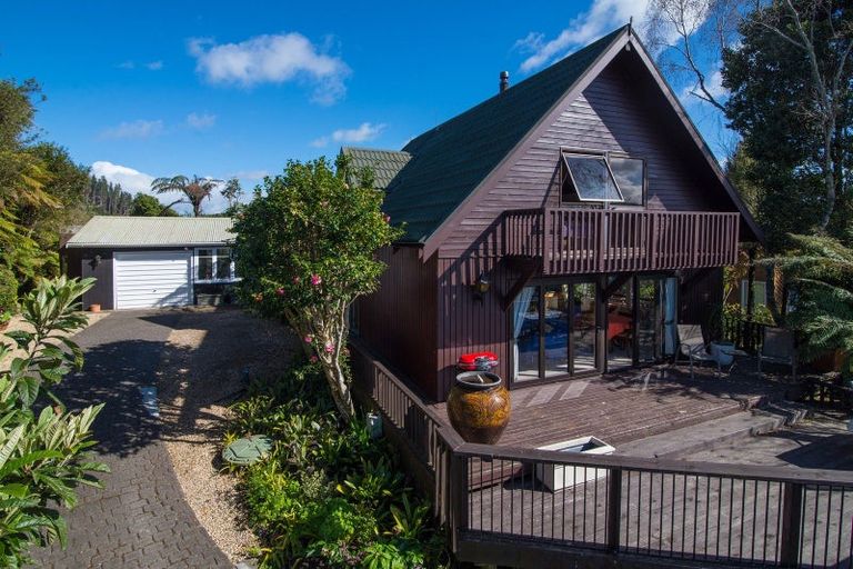 Photo of property in 3 Ridge Road, Lake Okareka, Rotorua, 3076