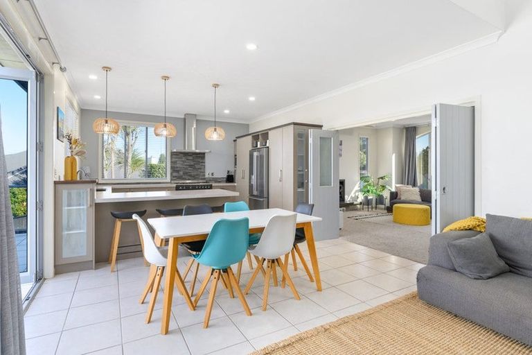 Photo of property in 102 Rototuna Road, Rototuna, Hamilton, 3210