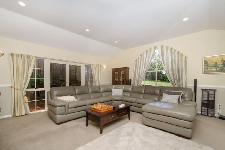 Photo of property in 3 Kahala Place, West Harbour, Auckland, 0618