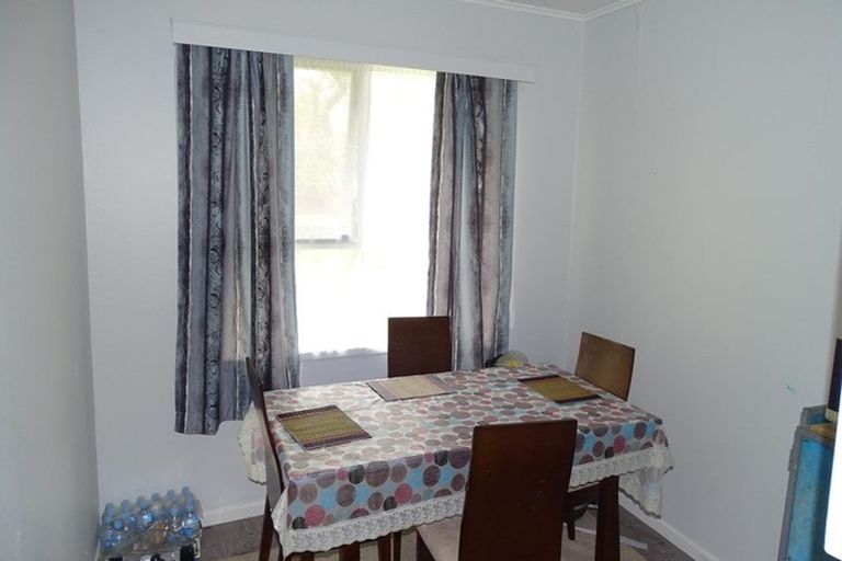 Photo of property in 245 Robertson Road, Mangere East, Auckland, 2024