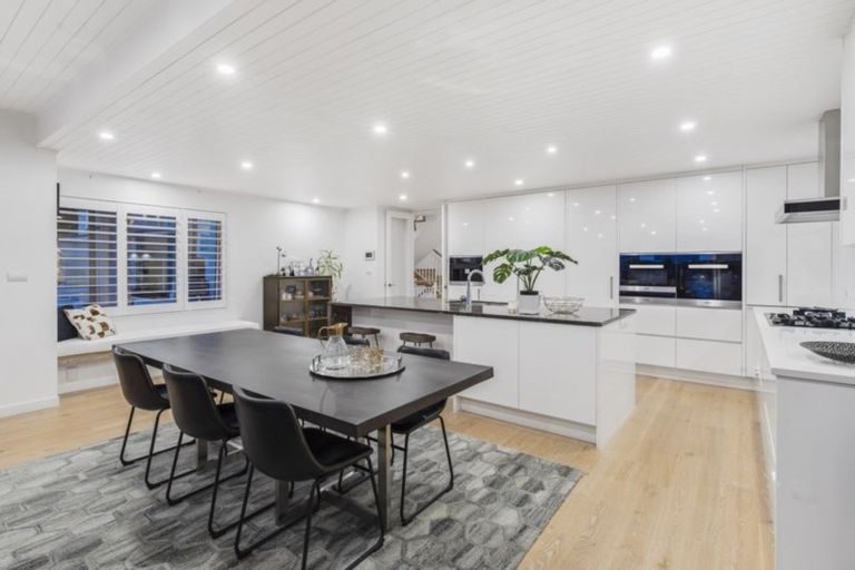 Photo of property in 9 Commodore Parry Road, Castor Bay, Auckland, 0620