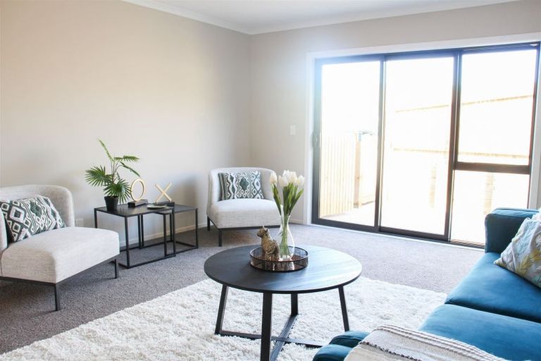 Photo of property in 62 Farnworth Terrace, Glenside, Wellington, 6037