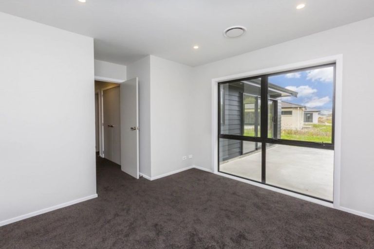 Photo of property in 22 Filmer Crescent, Wallaceville, Upper Hutt, 5018