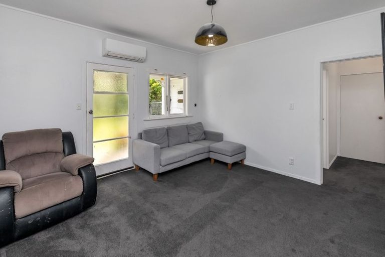 Photo of property in 1 Buchanan Street, Hikurangi, 0114