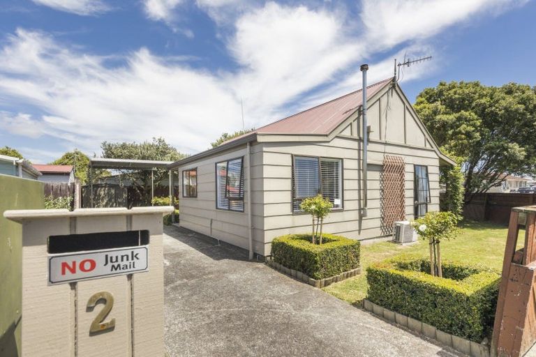 Photo of property in 2 Chatsworth Place, Highbury, Palmerston North, 4412