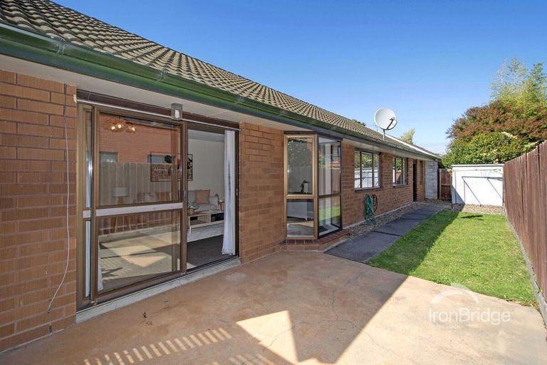 Photo of property in 21 Angela Street, Upper Riccarton, Christchurch, 8041