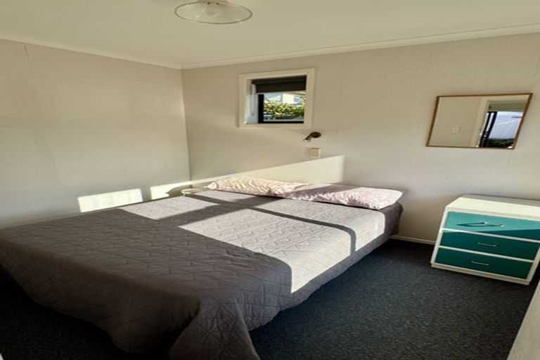 Photo of property in 76 Sixth Avenue, Urenui, 4377