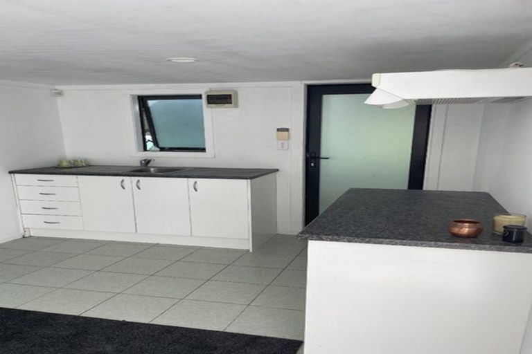 Photo of property in 27 Yearsley Place, Manurewa, Auckland, 2102